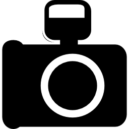 cámara de fotos con flash en la parte superior icono