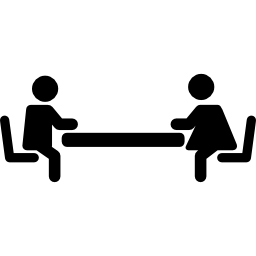 schwester und bruder sitzen voreinander auf einem tisch und warten auf das mittagessen icon