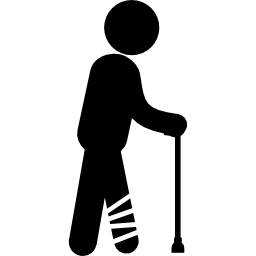 hombre caminando con la pierna rota con vendaje y un bastón de apoyo icono