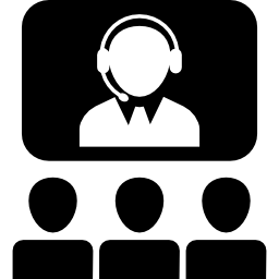 operatore con auricolare che parla a un pubblico con proiezione di immagini sullo schermo icona
