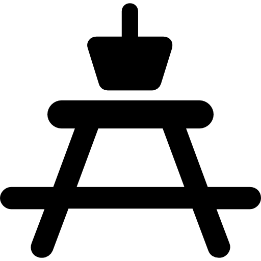 cesta em cima da mesa  Ícone